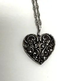 925 Sterling Silver Heart Floral Pendant With 17 Inch Chain 4.51 Grams