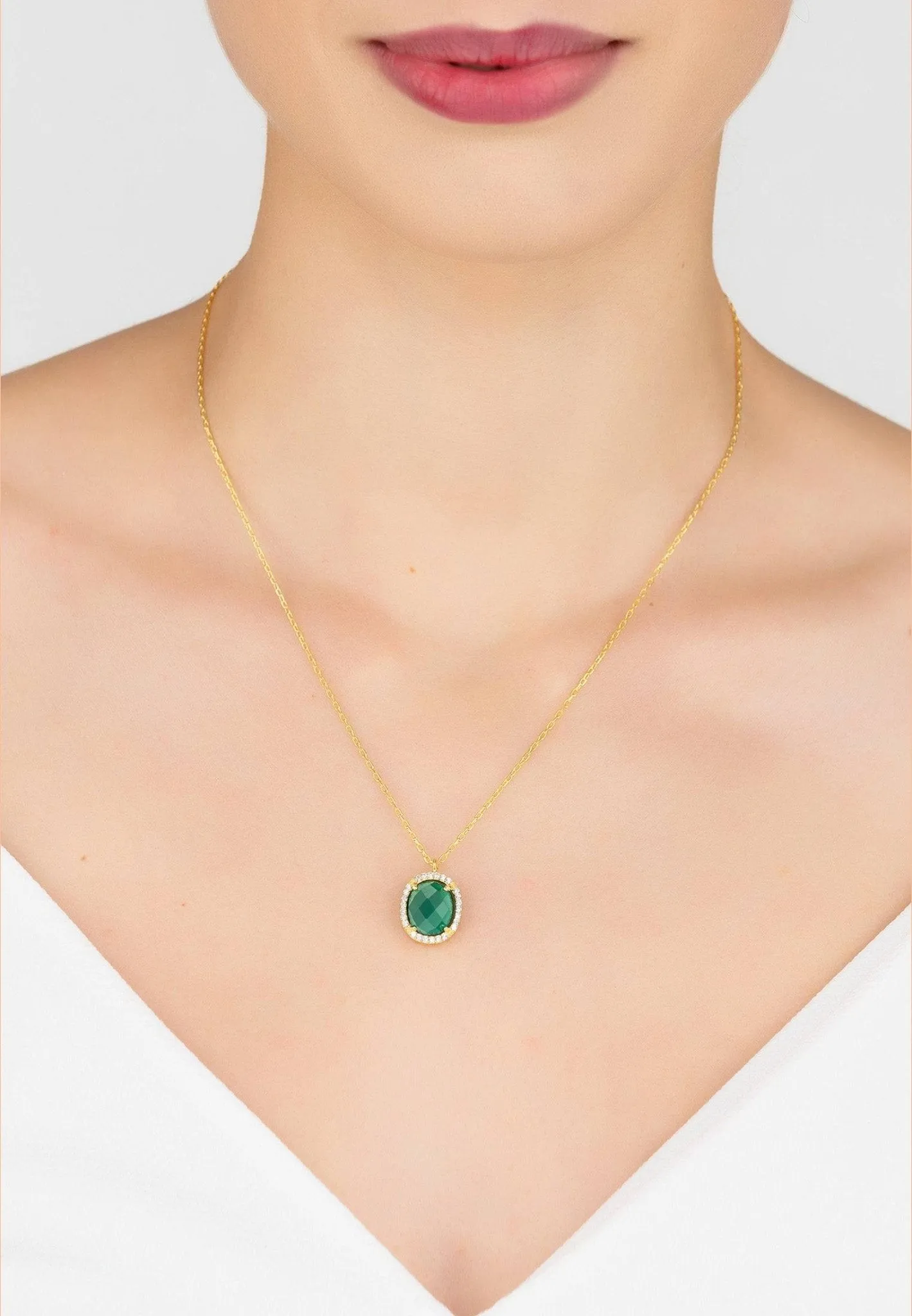 Beatrice Oval Gemstone Pendant Necklaceâ Gold Green Onyx