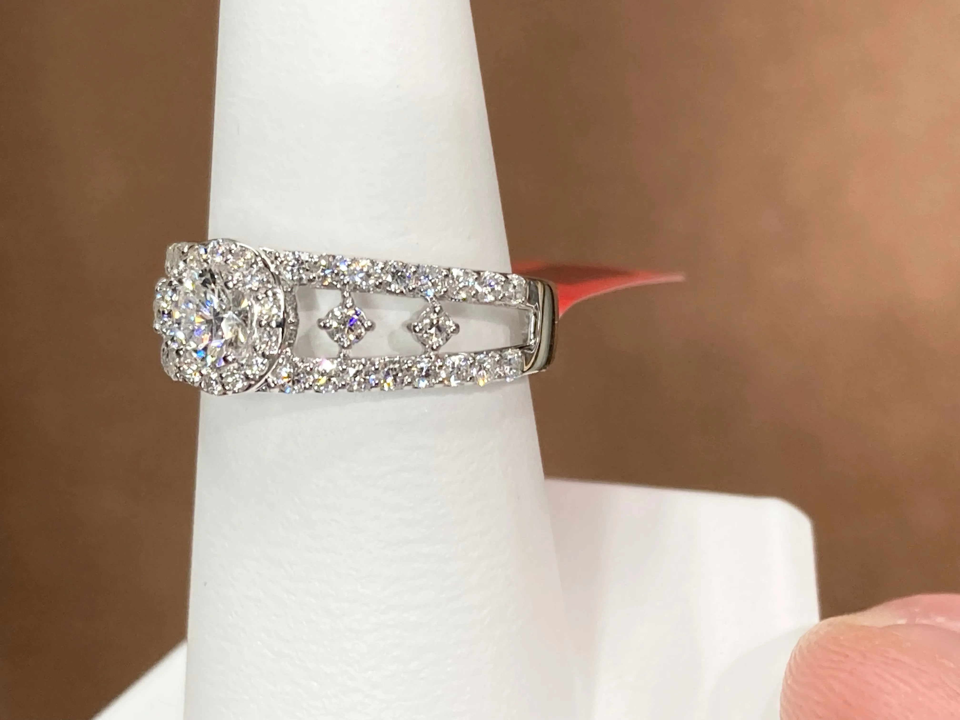 Diamond Engagement Ring White Gold
