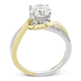 Engagement Ring in 18K Gold with Diamonds