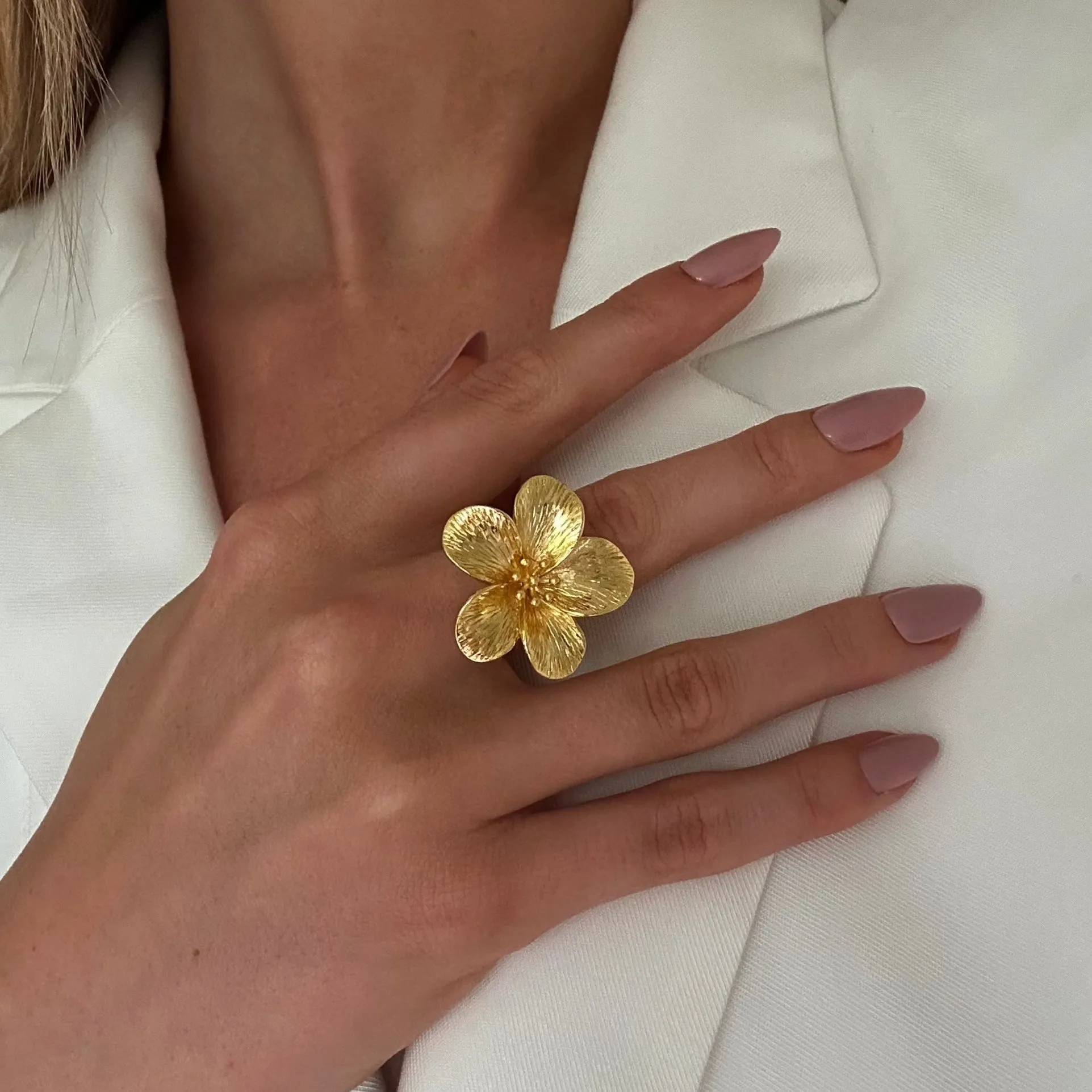 Large Gold Flower Ring - Elegant Floral Statement Jewelry