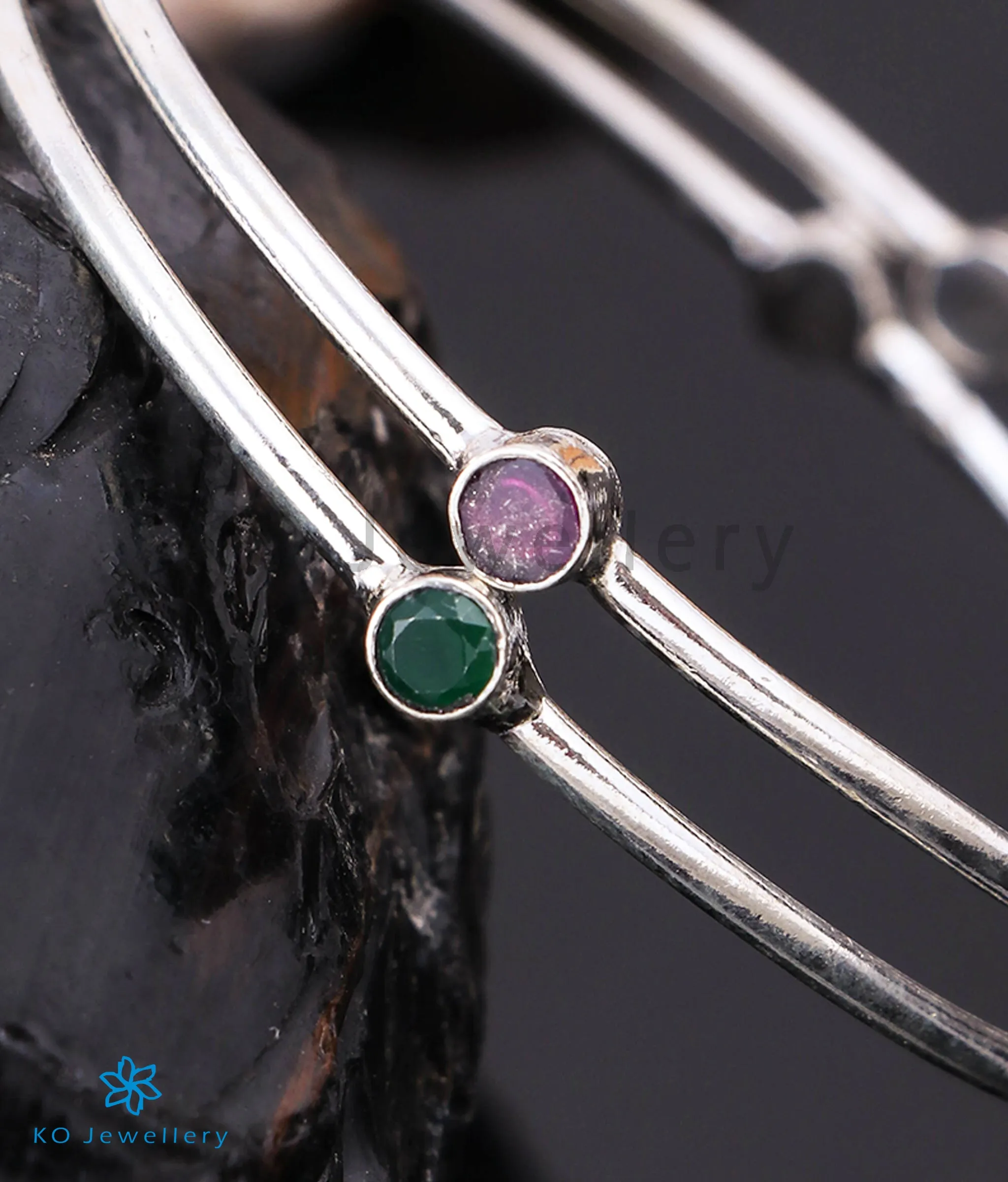 The Alaya Silver Gemstone Bangle (Red/Green/Size 2.4)