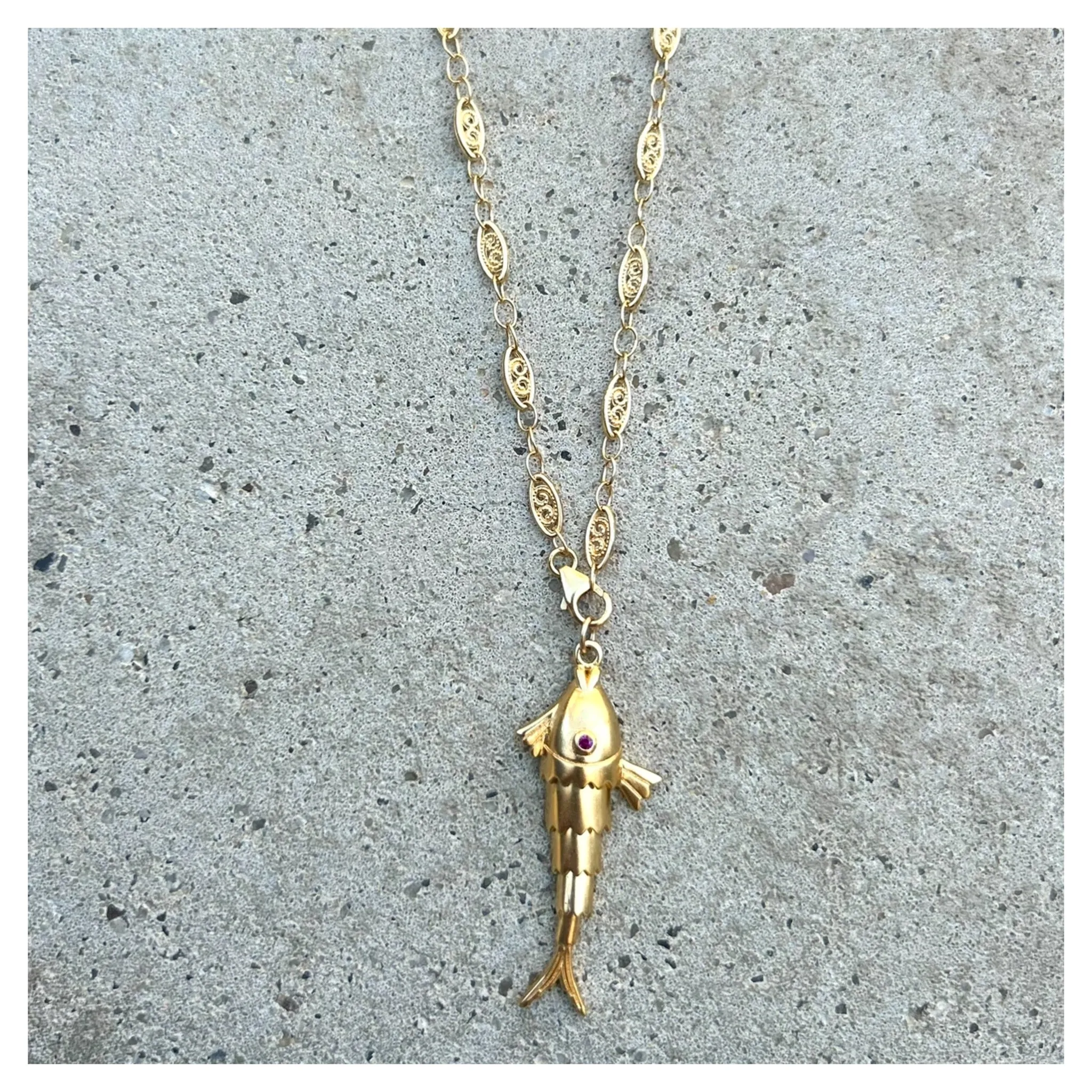 Vintage Style Filigree Chain Articulated Fish Necklace