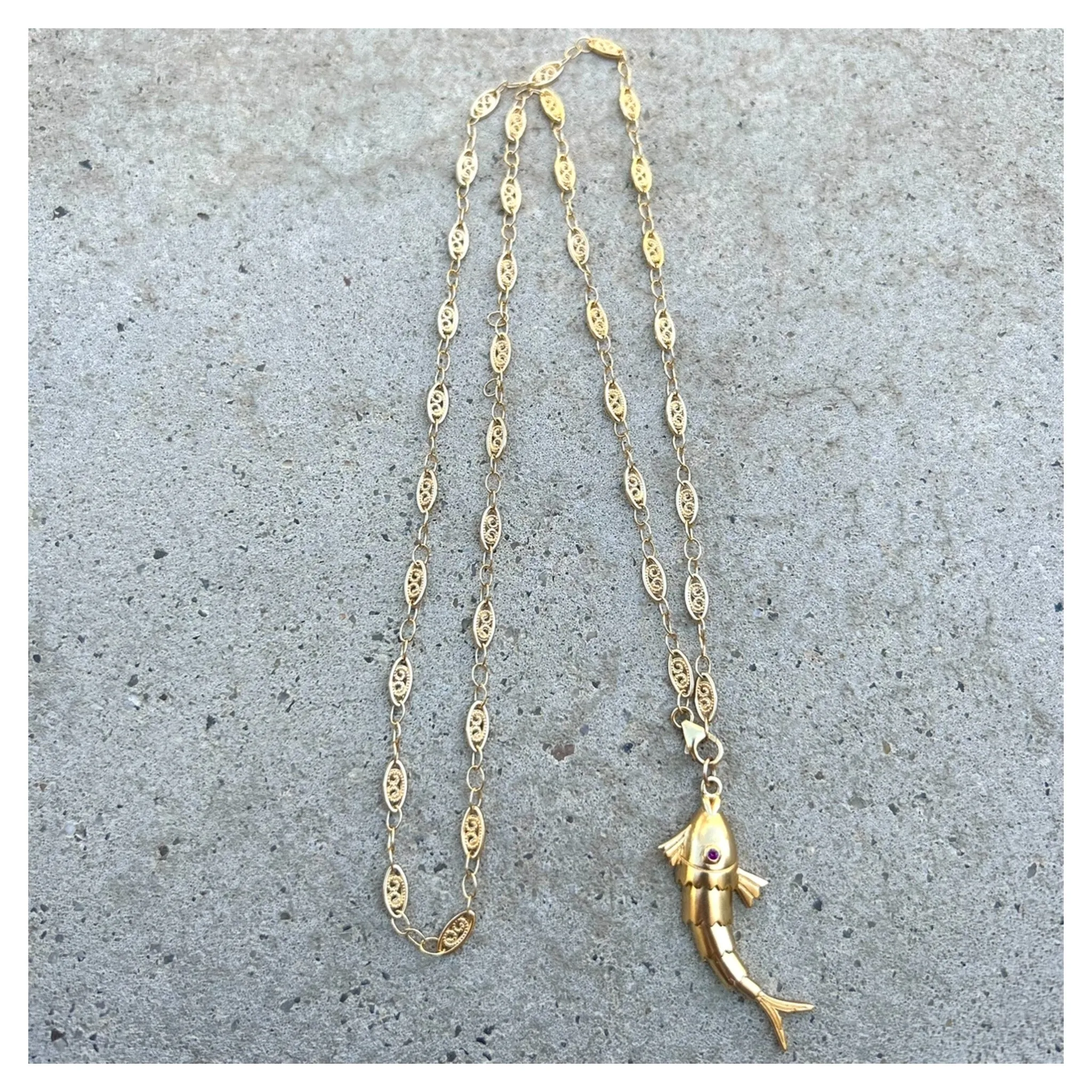 Vintage Style Filigree Chain Articulated Fish Necklace